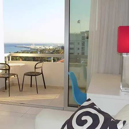 2b Boutique Seafront Olympic Beach Apartamento