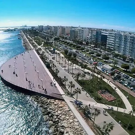 2b Boutique Seafront Olympic Beach